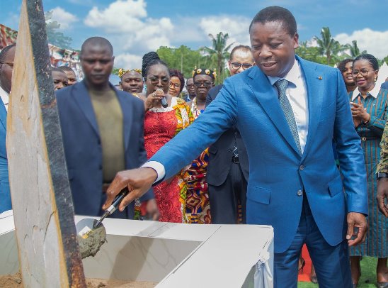 La Pose De La Premi Re Pierre Pour La Construction Du Centre De M Canisation Agricole De La Zone