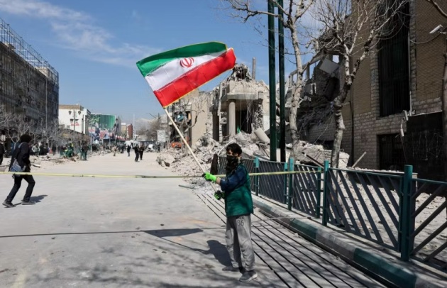 L&rsquo;Iran défie Trump et exhorte les civils au Moyen-Orient à s&rsquo;éloigner des forces américaines