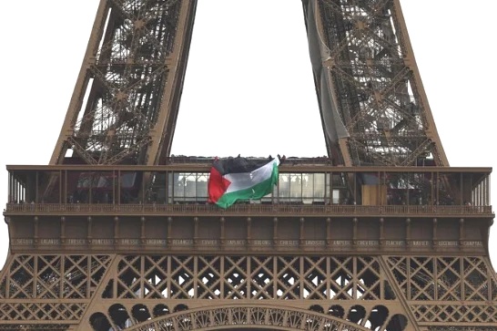 France : Un drapeau palestinien déployé sur la tour Eiffel à Paris, six interpellations