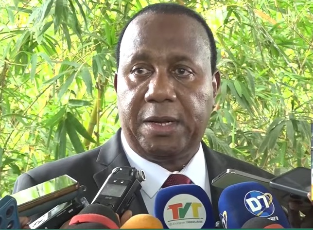 Togo : Kléber Dadjo, premier officier de l’armée togolaise devenu chef de l’État, au cœur d’un ouvrage
