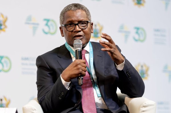 Kenya : le groupe nigérien Dangote inaugure une méga-raffinerie à Lamu