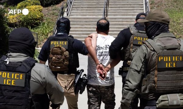 Les Etats-Unis ont expulsé plus de 25.000 étrangers dans des pays tiers, selon Forbidden Stories