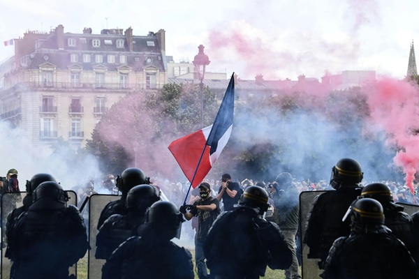 Manifestations de samedi en France: nombreux appels à commettre « exactions » et « pillages »